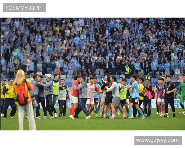 城市联赛特别报道：成都足球队如何逆袭成冠军的奋斗历程与精彩瞬间